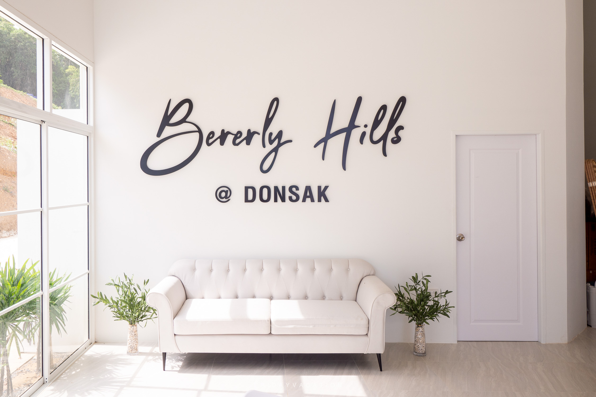 เบเวอร์รี่ ฮิลส์ Beverly Hills At DonSak คาเฟ่วิวทะเลดอนสัก เปิดใหม่ วิวสวย เห็นท่าเรือเฟอร์รี่ สุราษฎร์