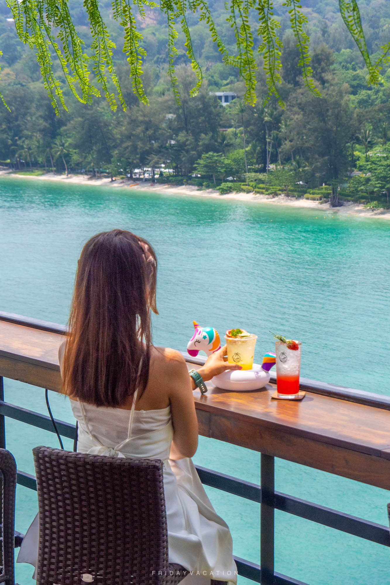 The Cozy Cafe Phuket คาเฟ่ใหม่ ริมทะเลภูเก็ต โซนหาดไตรตรัง วิวทะเลสวยมาก มุมถ่ายรูปสวยๆเพียบเลย